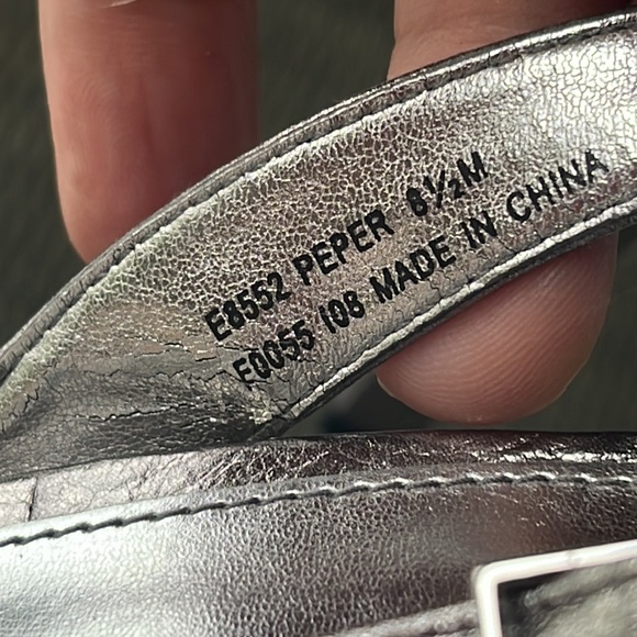 Bogo ⭐️ Calvin Klein Sz 8.5 metallic grey platform high heels - Picture 10 of 14